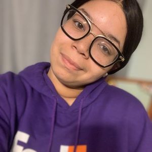 Meet your Posher, Gabriela